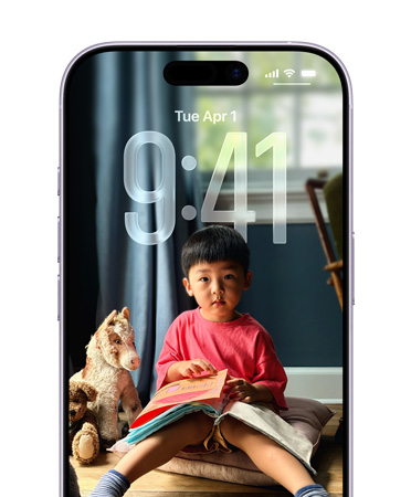 Layar Terkunci iPhone menunjukkan waktu yang disesuaikan dengan foto Layar Terkunci