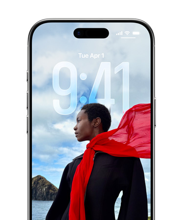 Zamknutá obrazovka iPhonu se zobrazením hodin přizpůsobeným fotce na tapetě